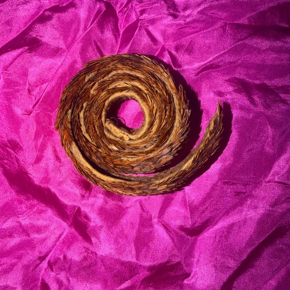 Handmade Hawaiian Feather Hat Band - Picture 4 of 6